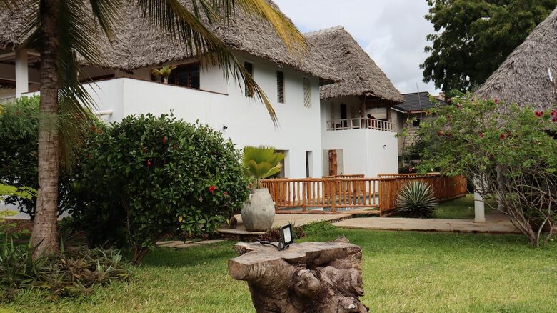 Elegant Coastal Retreat Steps from Africa’s Most Beautiful Beach - Diani Beach, Kenya
