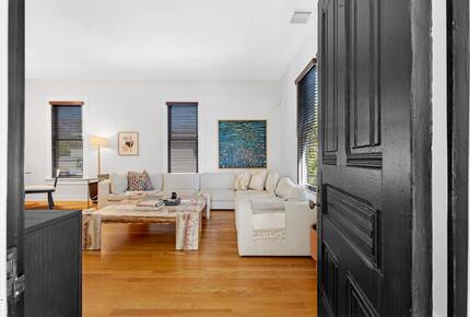 Victorian Sanctuary with Sauna & Speakeasy - Monrovia, California