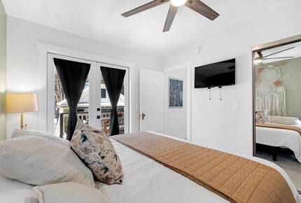 Victorian Sanctuary with Sauna & Speakeasy - Monrovia, California