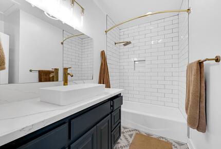 Victorian Sanctuary with Sauna & Speakeasy - Monrovia, California