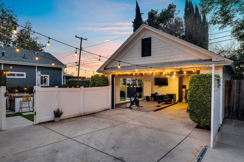 Victorian Sanctuary with Sauna & Speakeasy - Monrovia, California