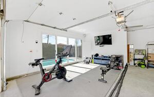 Victorian Sanctuary with Sauna & Speakeasy - Monrovia, California