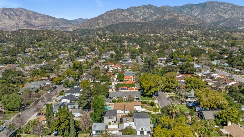Victorian Sanctuary with Sauna & Speakeasy - Monrovia, California