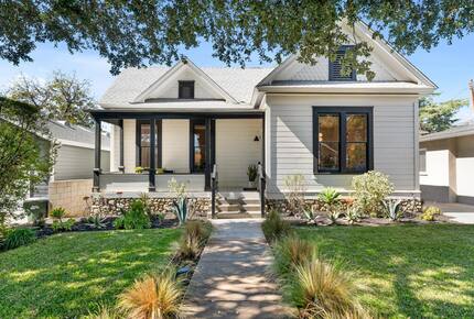 Victorian Sanctuary with Sauna & Speakeasy - Monrovia, California