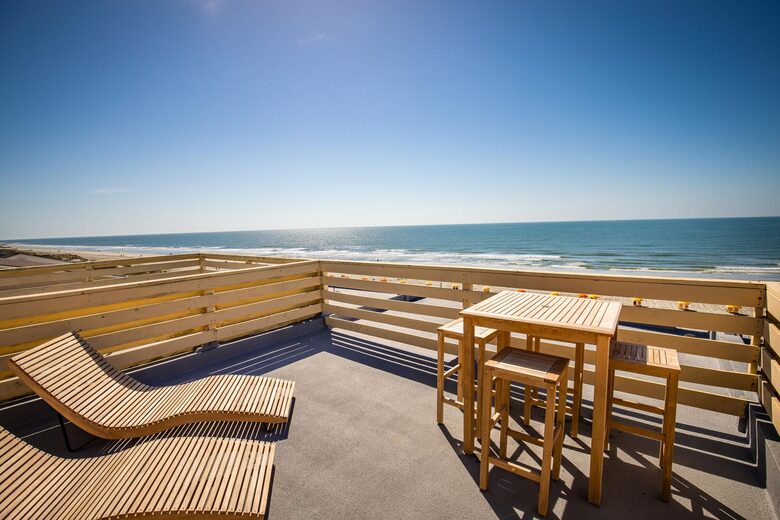 Folly Beach Oceanfront Paradise - Close to Charleston - Folly Beach, South Carolina