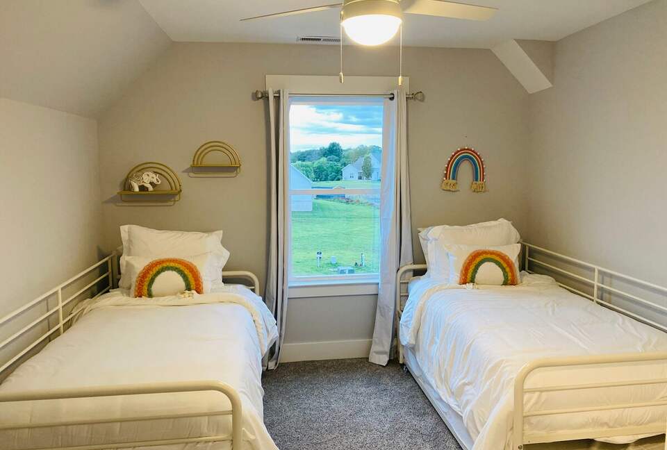 Stylish Twin Creeks Home Steps from the Marina and Clubhouse - Winchester, Tennessee