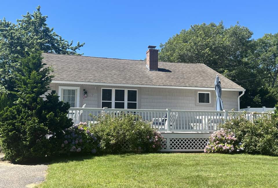 Cape Cod Cottage | Private Popponesset Beach Access - Mashpee, Massachusetts