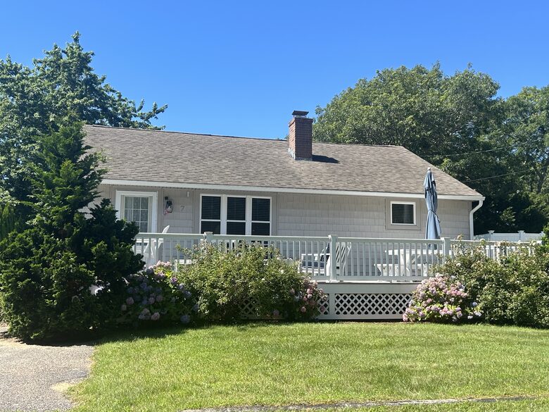 Cape Cod Cottage | Private Popponesset Beach Access - Mashpee, Massachusetts