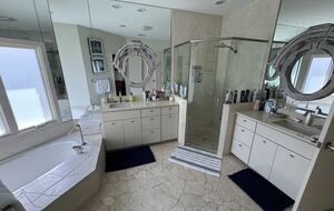 Waterfront Luxury on Lake LBJ | Dock, Outdoor Kitchen & Sunset Views - Horseshoe Bay, Texas