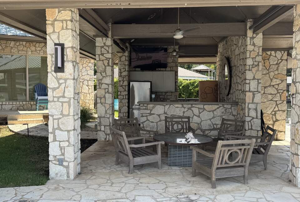 Waterfront Luxury on Lake LBJ | Dock, Outdoor Kitchen & Sunset Views - Horseshoe Bay, Texas