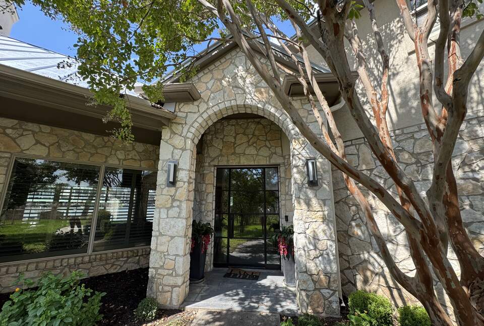 Waterfront Luxury on Lake LBJ | Dock, Outdoor Kitchen & Sunset Views - Horseshoe Bay, Texas