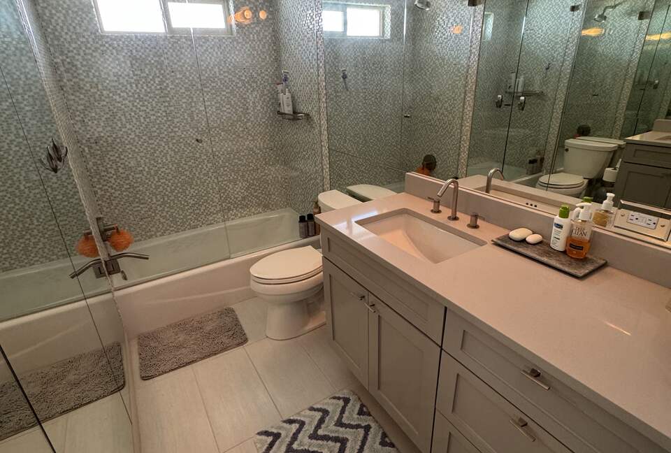 Waterfront Luxury on Lake LBJ | Dock, Outdoor Kitchen & Sunset Views - Horseshoe Bay, Texas