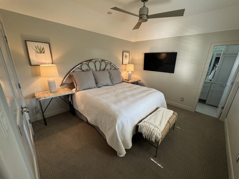 Waterfront Luxury on Lake LBJ | Dock, Outdoor Kitchen & Sunset Views - Horseshoe Bay, Texas