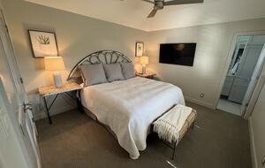 Waterfront Luxury on Lake LBJ | Dock, Outdoor Kitchen & Sunset Views - Horseshoe Bay, Texas