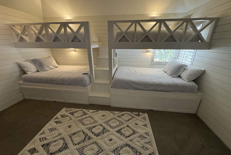 Waterfront Luxury on Lake LBJ | Dock, Outdoor Kitchen & Sunset Views - Horseshoe Bay, Texas