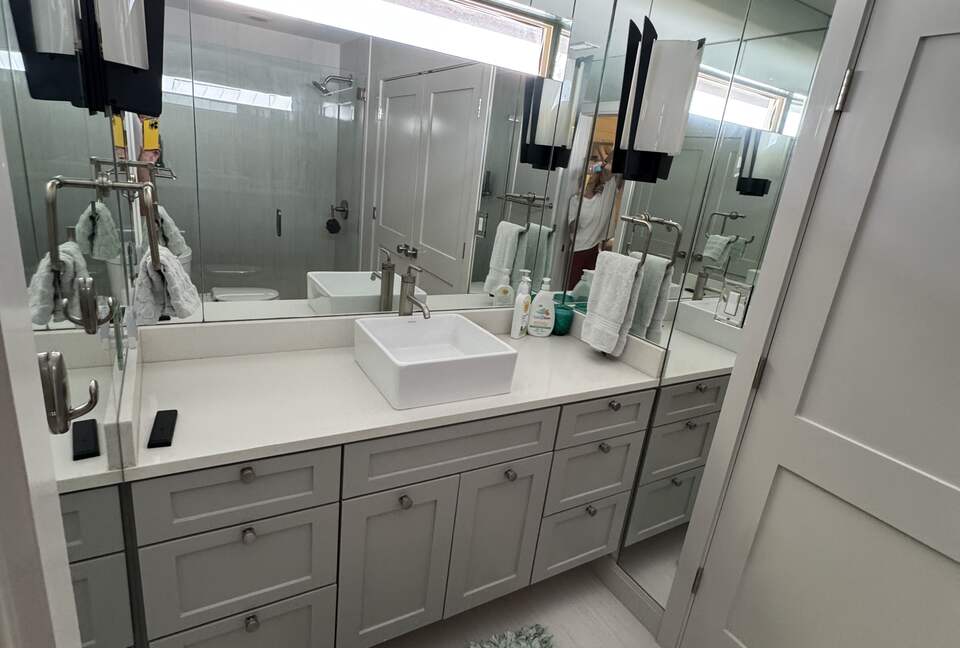 Waterfront Luxury on Lake LBJ | Dock, Outdoor Kitchen & Sunset Views - Horseshoe Bay, Texas