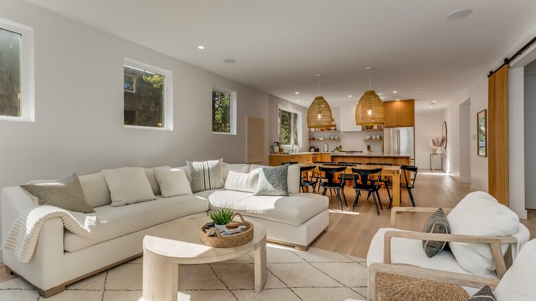 Bright Coastal Getaway Near the Ocean - Manzanita, Oregon