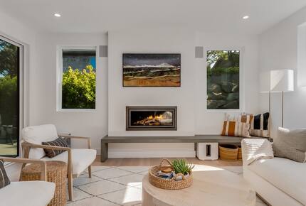 Bright Coastal Getaway Near the Ocean - Manzanita, Oregon