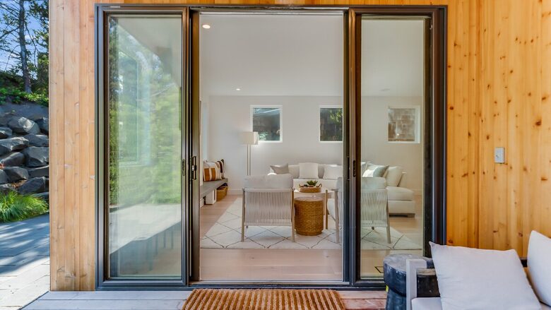 Bright Coastal Getaway Near the Ocean - Manzanita, Oregon