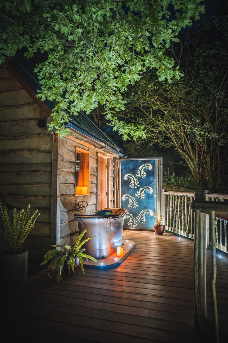 A Magical Treehouse Escape with Private Spa & Lookout Bar - St Briavels, United Kingdom