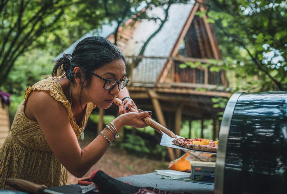 DeliVita Pizza Oven and Outdoor Dining Area with Firepit