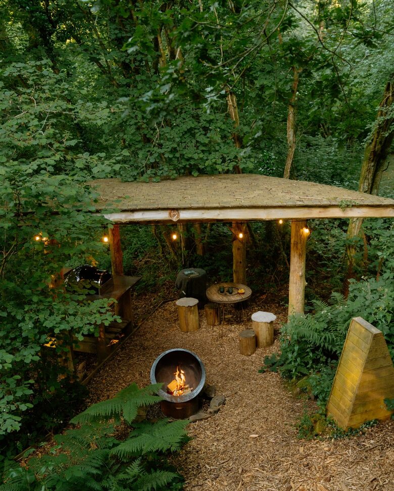 Outdoor Dining Room with Fire Pit + Pizza Oven