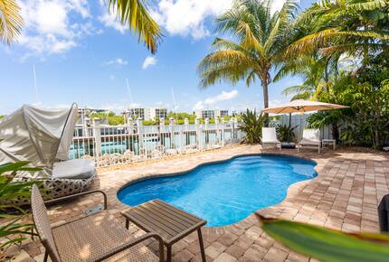 Coastal Keys Getaway with Balconies & Gulffront Living - Marathon, Florida