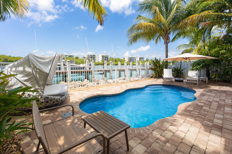 Coastal Keys Getaway with Balconies & Gulffront Living - Marathon, Florida