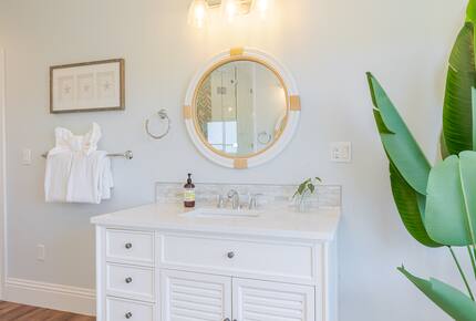 Coastal Keys Getaway with Balconies & Gulffront Living - Marathon, Florida