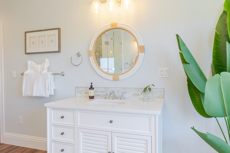 Coastal Keys Getaway with Balconies & Gulffront Living - Marathon, Florida