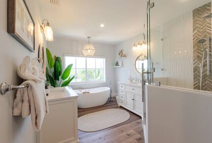 Coastal Keys Getaway with Balconies & Gulffront Living - Marathon, Florida