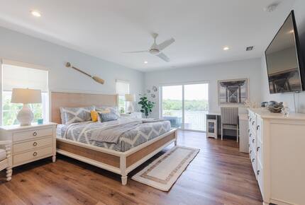 Coastal Keys Getaway with Balconies & Gulffront Living - Marathon, Florida