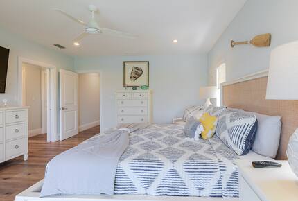 Coastal Keys Getaway with Balconies & Gulffront Living - Marathon, Florida