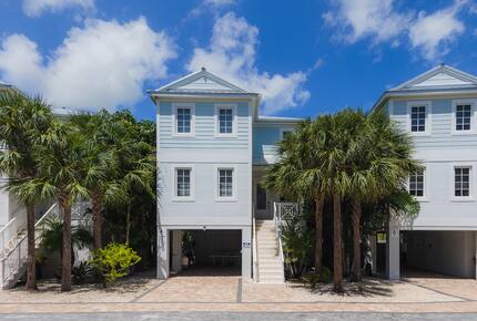 Coastal Keys Getaway with Balconies & Gulffront Living - Marathon, Florida