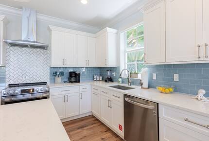 Coastal Keys Getaway with Balconies & Gulffront Living - Marathon, Florida