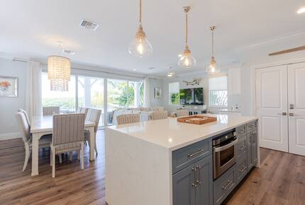 Kitchen and dining table