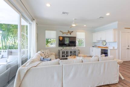 Coastal Keys Getaway with Balconies & Gulffront Living - Marathon, Florida