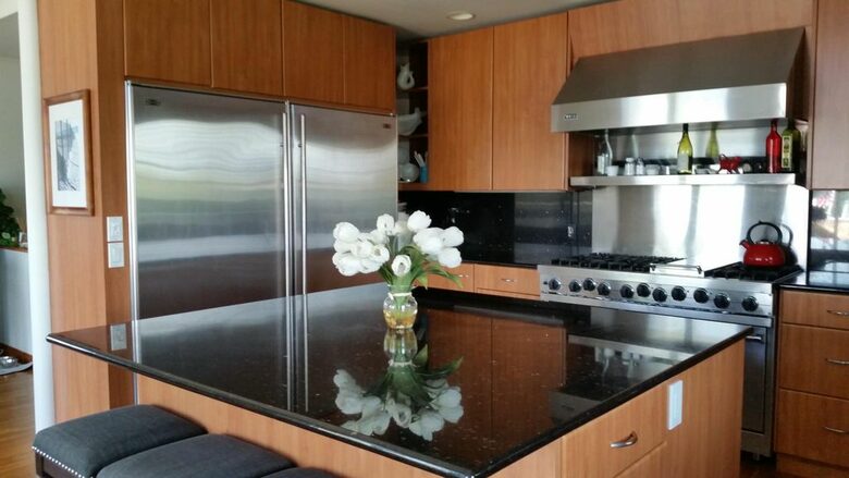 Coastal Haven Steps from the Beach with Viking Kitchen and Deck - Kismet, New York