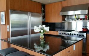 Coastal Haven Steps from the Beach with Viking Kitchen and Deck - Kismet, New York