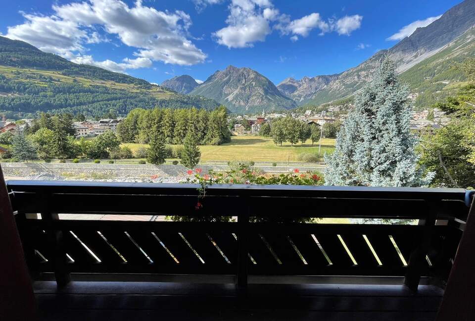Warm and Inviting Alpine Escape - Bormio, Italy