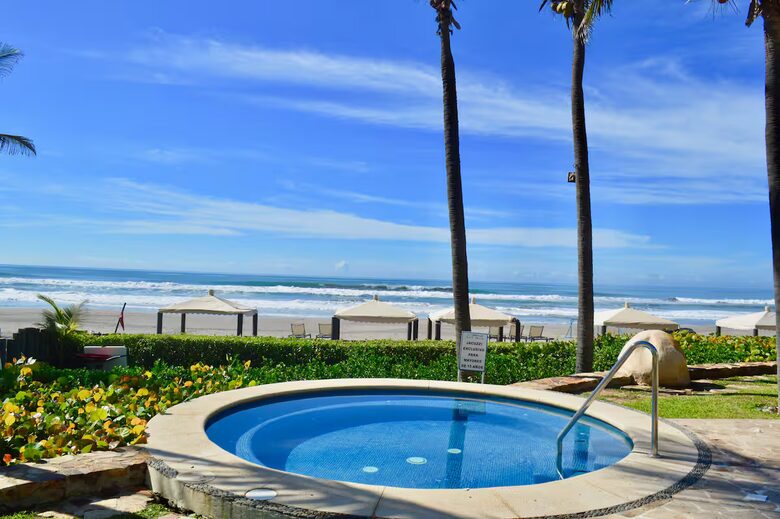 Elegant Beachfront Escape in Acapulco’s Most Prestigious Community - Acapulco, Mexico
