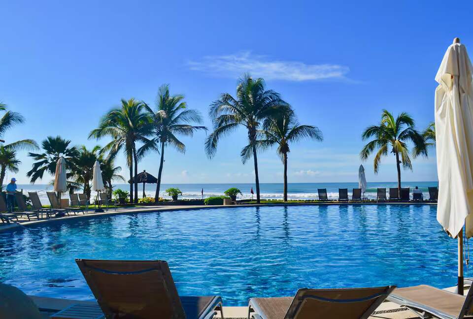 Elegant Beachfront Escape in Acapulco’s Most Prestigious Community - Acapulco, Mexico