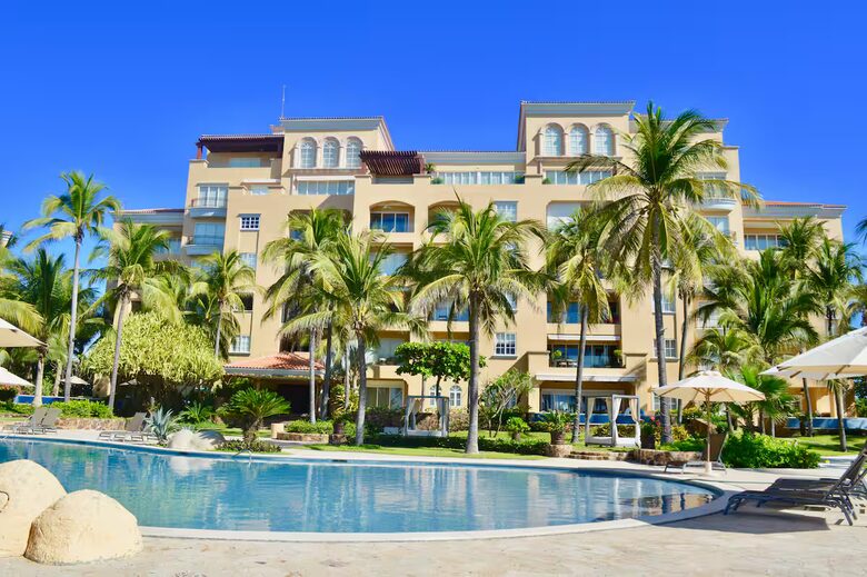 Elegant Beachfront Escape in Acapulco’s Most Prestigious Community - Acapulco, Mexico