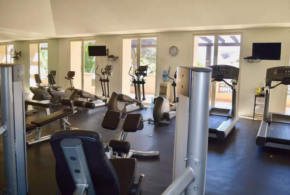 Elegant Beachfront Escape in Acapulco’s Most Prestigious Community - Acapulco, Mexico