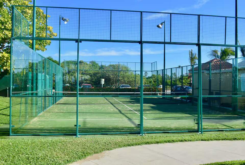 Elegant Beachfront Escape in Acapulco’s Most Prestigious Community - Acapulco, Mexico
