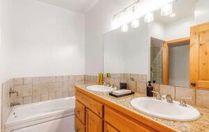 Park City Gateway | Modern Home near Ski Slopes and Trails - Park City, Utah