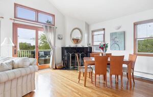 Coastal Haven Steps from the Beach with Viking Kitchen and Deck - Kismet, New York