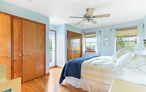 Coastal Haven Steps from the Beach with Viking Kitchen and Deck - Kismet, New York