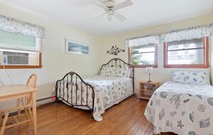 Coastal Haven Steps from the Beach with Viking Kitchen and Deck - Kismet, New York