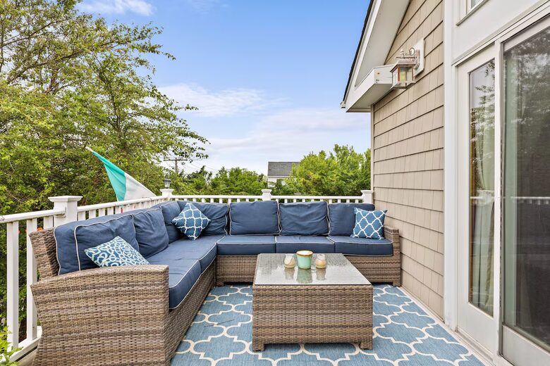 Coastal Haven Steps from the Beach with Viking Kitchen and Deck - Kismet, New York